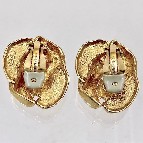 CINER Vintage Goldtone Knot Design Clip Earrings - Signed J. Cooper - Picture 4 of 6